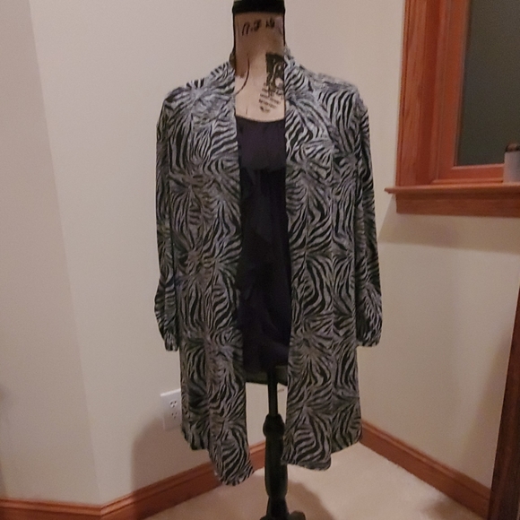 AGB Women top. - Picture 1 of 2